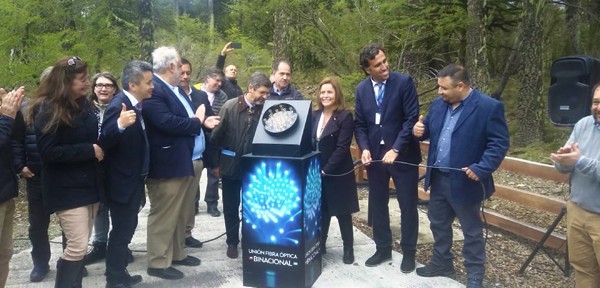 Chile inaugura nuevo cruce de fibra óptica y diversifica su acceso digital