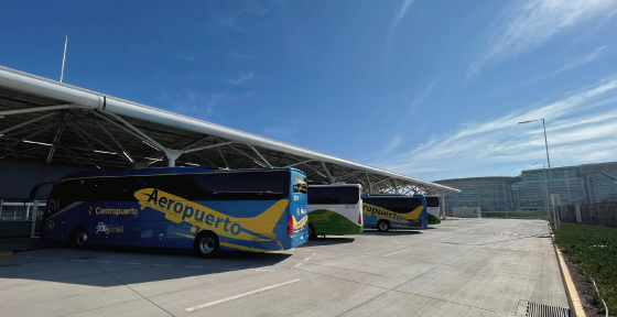 Junto a Nuevo Pudahuel presentamos nueva flota de buses ecológicos y eléctricos que conectan el Aeropuerto Internacional con Santiago