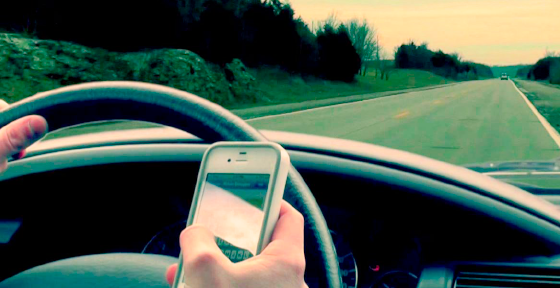 Senado aprobó por unanimidad proyecto de ley que eleva sanciones a conductores que usan celular durante el manejo