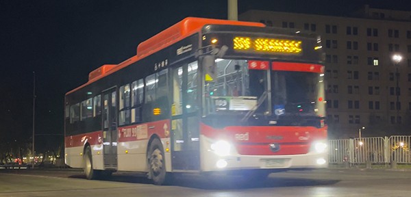 Transporte público metropolitano activa recorridos nocturnos desde este viernes tras fin del toque de queda
