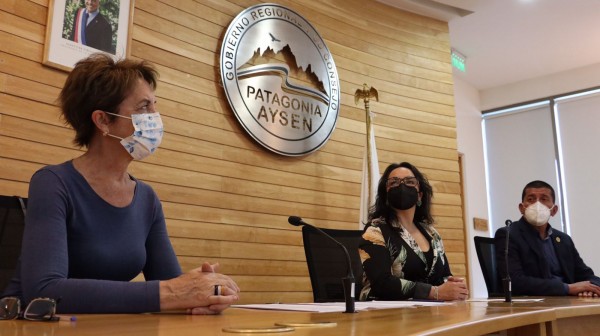 Junto al Gobierno Regional de Aysén firmamos convenio para dotar de conectividad móvil a ocho localidades aisladas de la región